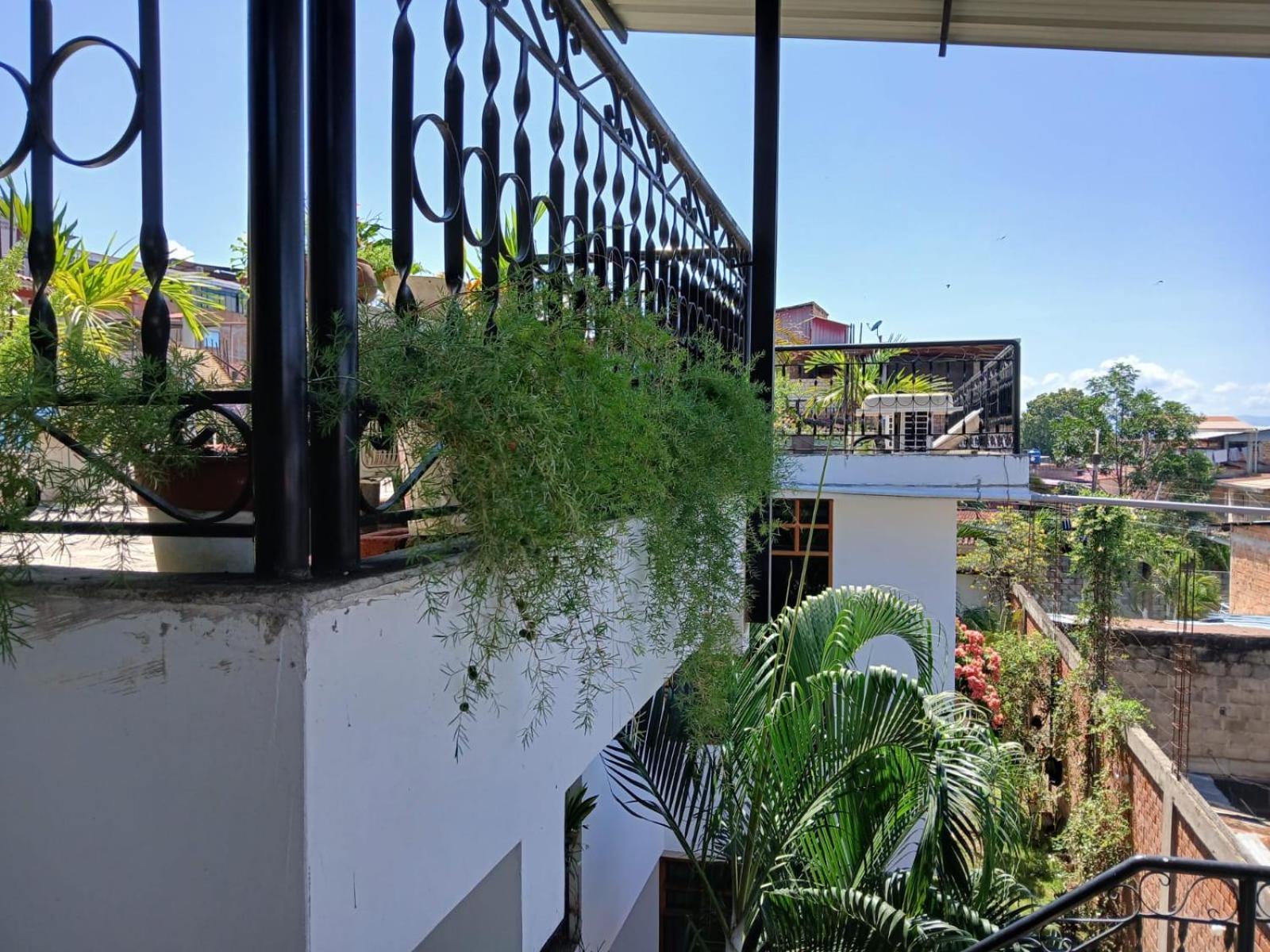 Alojamiento Familiar Custodia Tarapoto Exteriör bild