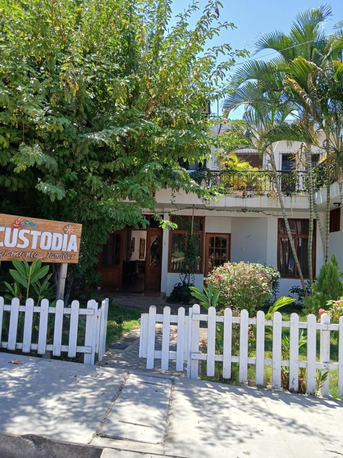 Alojamiento Familiar Custodia Tarapoto Exteriör bild