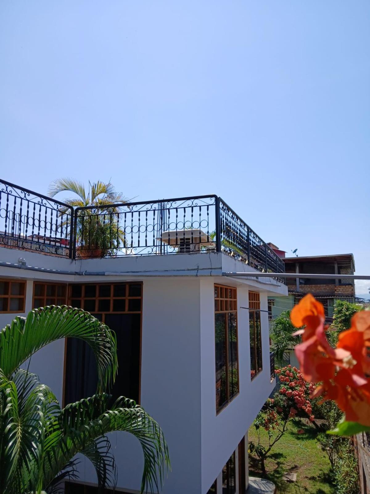 Alojamiento Familiar Custodia Tarapoto Exteriör bild
